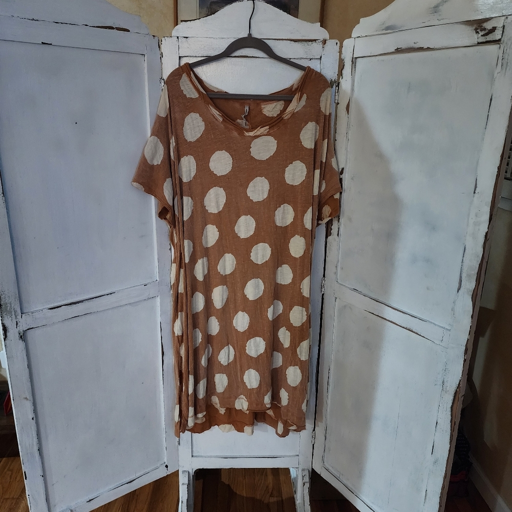 Magnolia Pearl Polka Dot Beau T-Shirt Dress, great shape, comfortable, casual